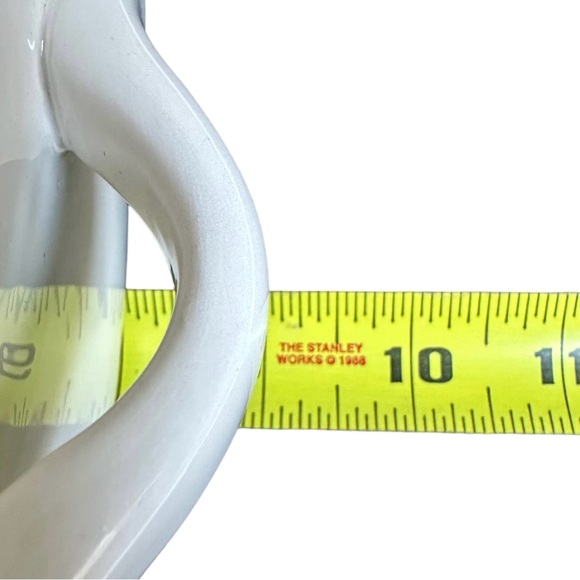 Rae Dunn FLOUR Canister White Black Large Letter Flat Lid Dimples NWT 2018 OG - Picture 12 of 15